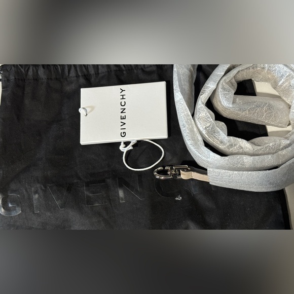 Givenchy Nano Antigona- SOLD - Picture 3 of 9